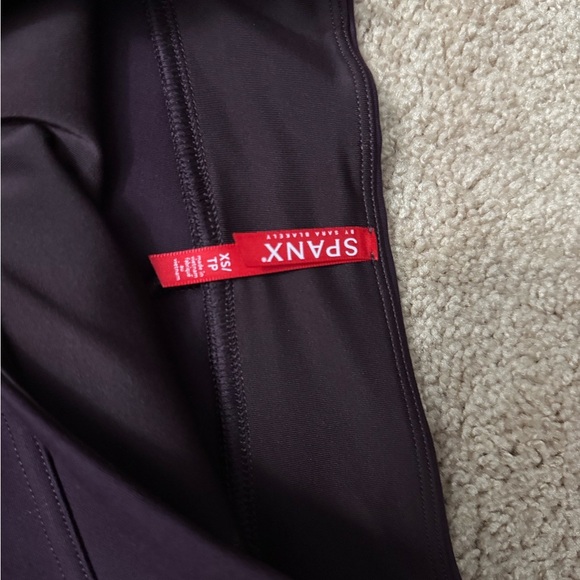 NWT SPANX Women’s Deep Purple Leggings - Size XS - Picture 3 of 5